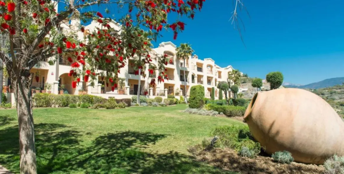 Sale of ground floor apartment in La Quinta 17