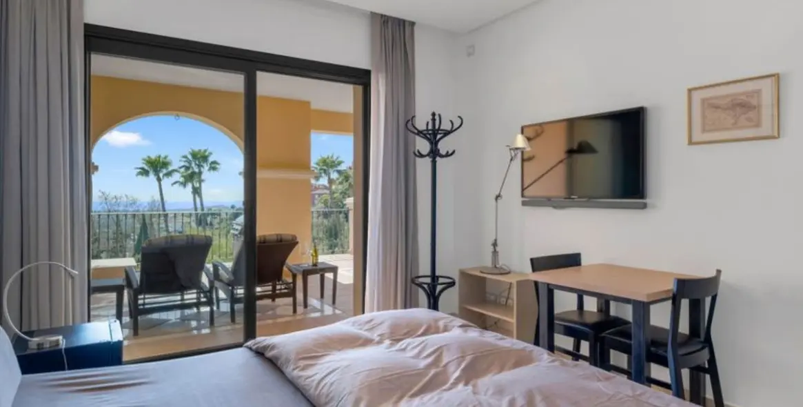 Sale of ground floor apartment in La Quinta 26