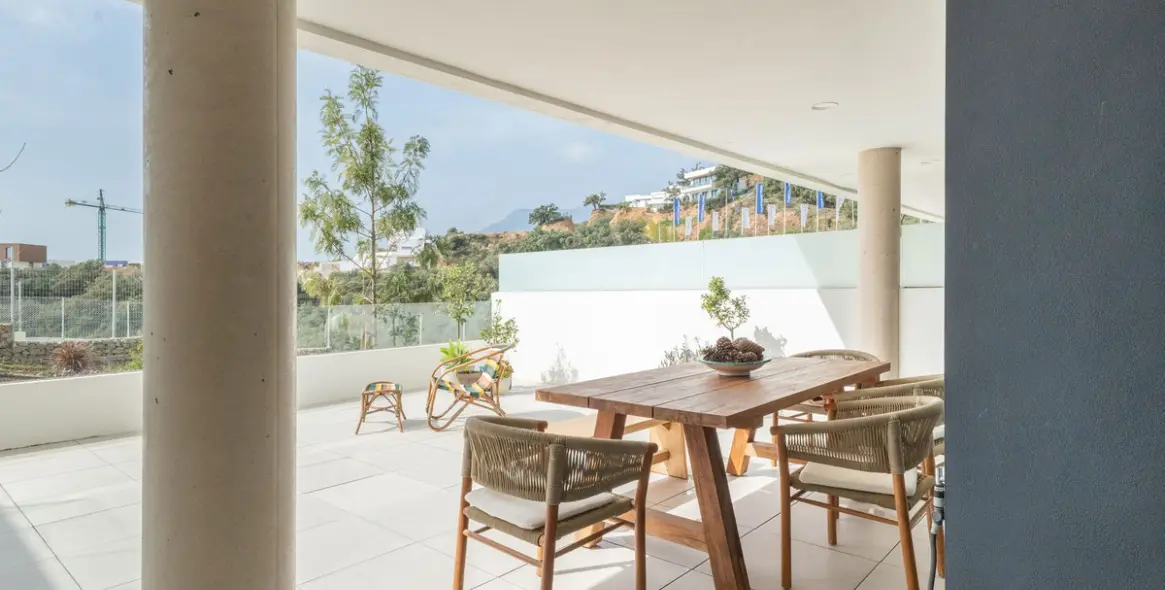 Продажа апартаментов на первом этаже в Altos de los Monteros 19