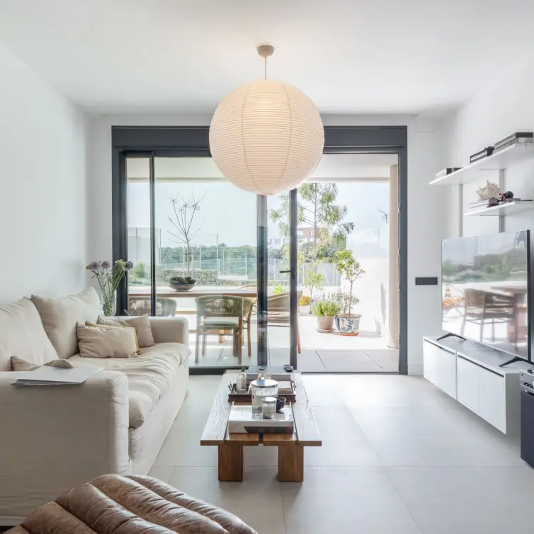Venta de apartamento en planta baja en Altos de los Monteros