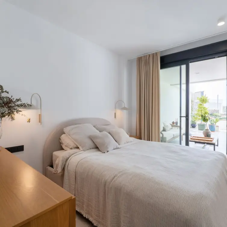 Venta de apartamento en planta baja en Altos de los Monteros
