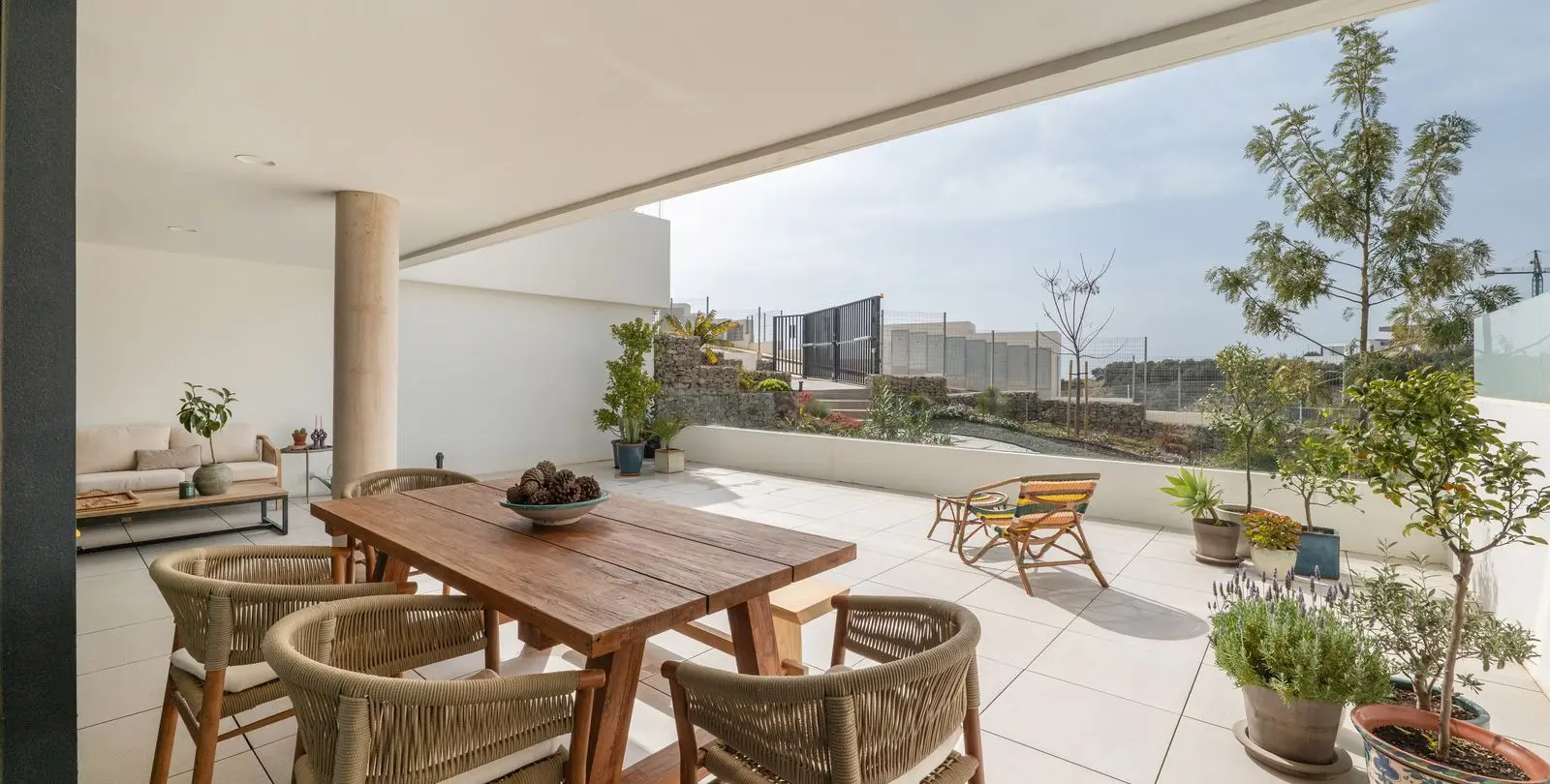 Long-term rent of ground floor apartment in Altos de los Monteros 11