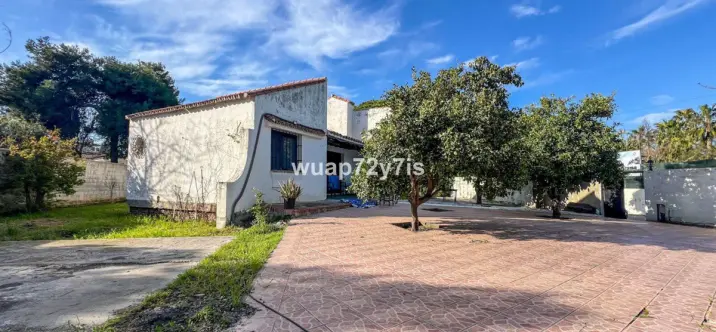 Продажа  отдельно стоящей виллы в New Golden Mile 0