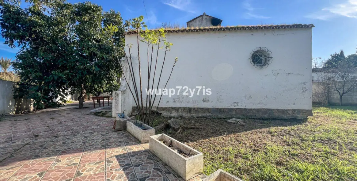 Продажа  отдельно стоящей виллы в New Golden Mile 5