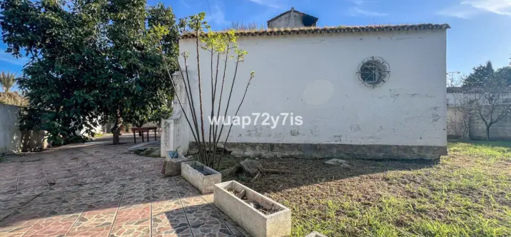 Продажа  отдельно стоящей виллы в New Golden Mile 4