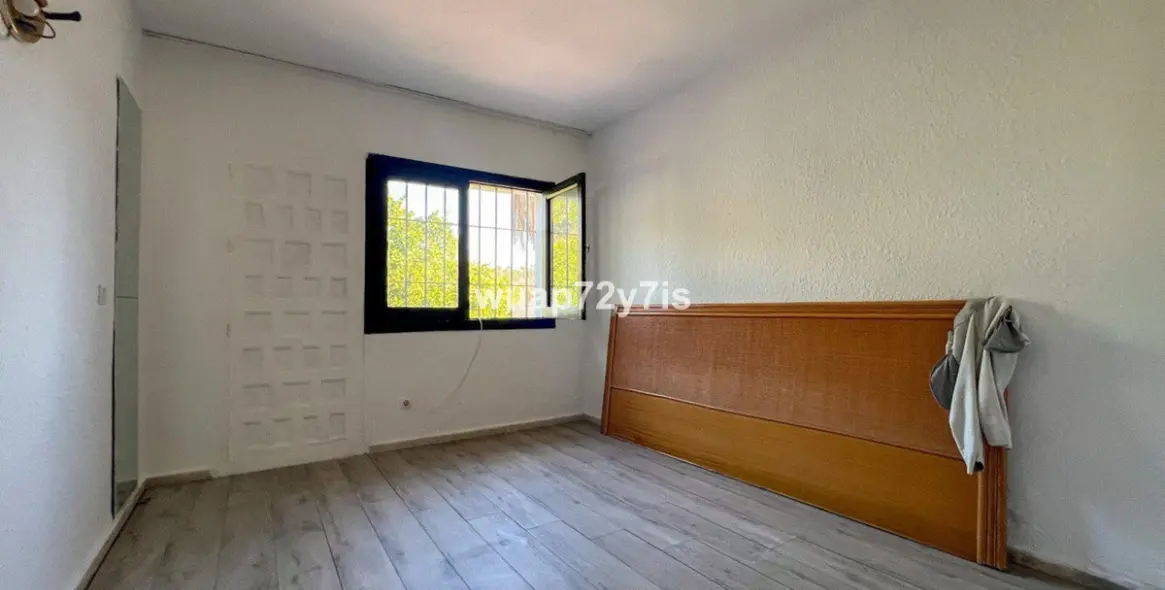 Продажа  отдельно стоящей виллы в New Golden Mile 12