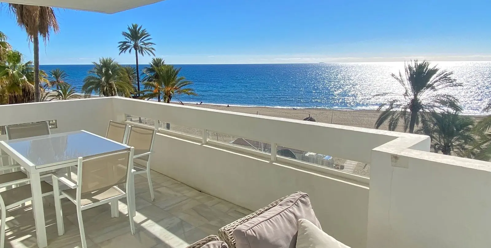 Sale of middle floor apartment in Marbella 1
