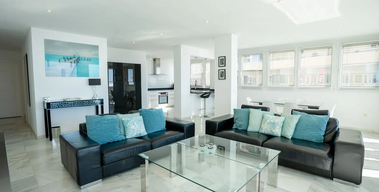 Sale of middle floor apartment in Marbella 12