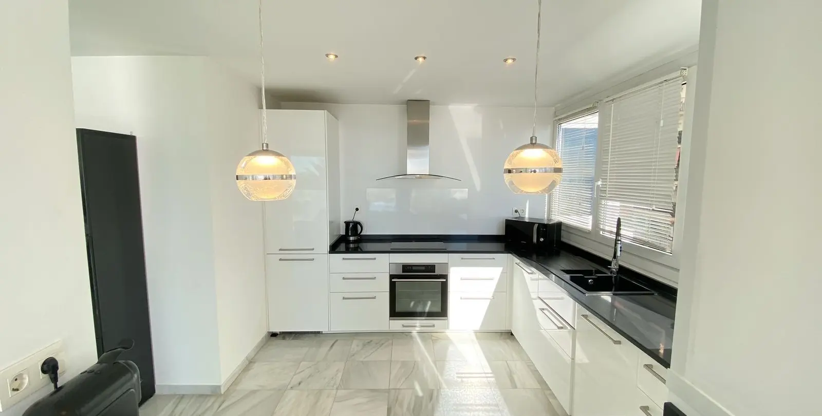 Sale of middle floor apartment in Marbella 17