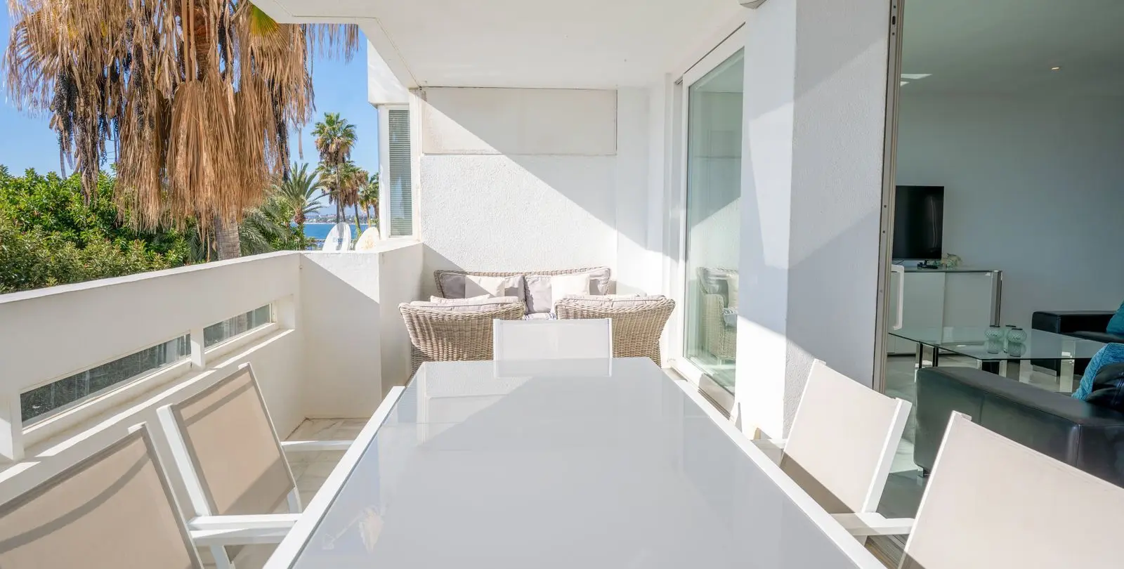 Sale of middle floor apartment in Marbella 25