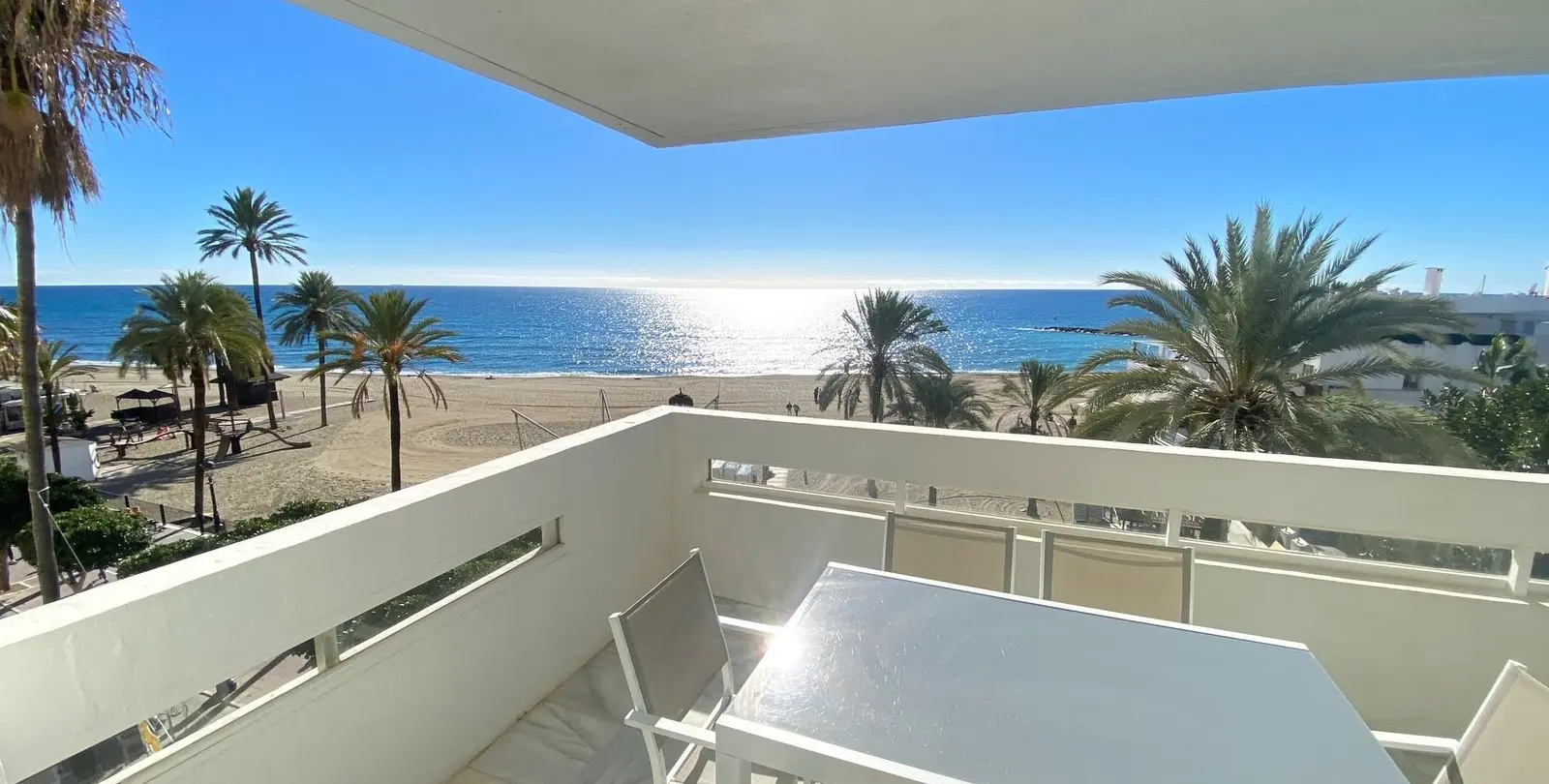Sale of middle floor apartment in Marbella 29