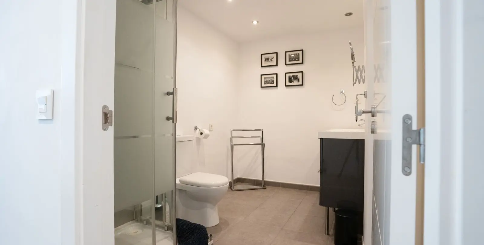Sale of middle floor apartment in Marbella 42