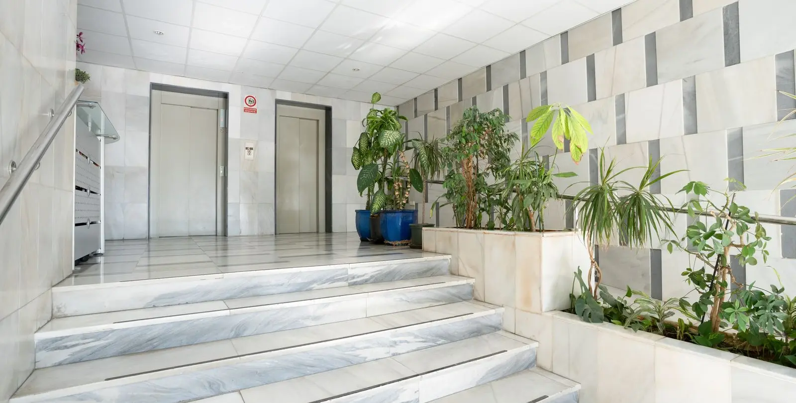 Sale of middle floor apartment in Marbella 63
