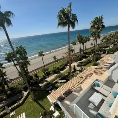 Sale of penthouse duplex in New Golden Mile