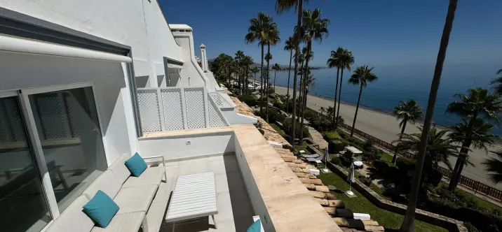 Sale of penthouse duplex in New Golden Mile 1