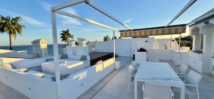 Sale of penthouse duplex in New Golden Mile 4