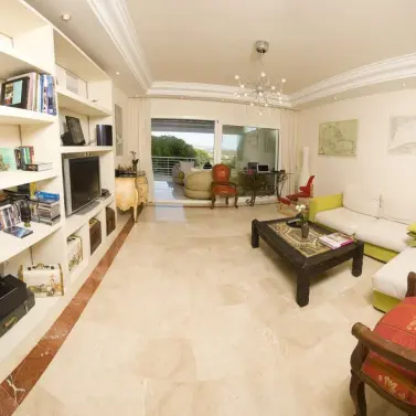 Venta de apartamento en planta baja en Nueva Andalucía