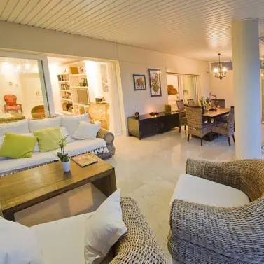 Venta de apartamento en planta baja en Nueva Andalucía