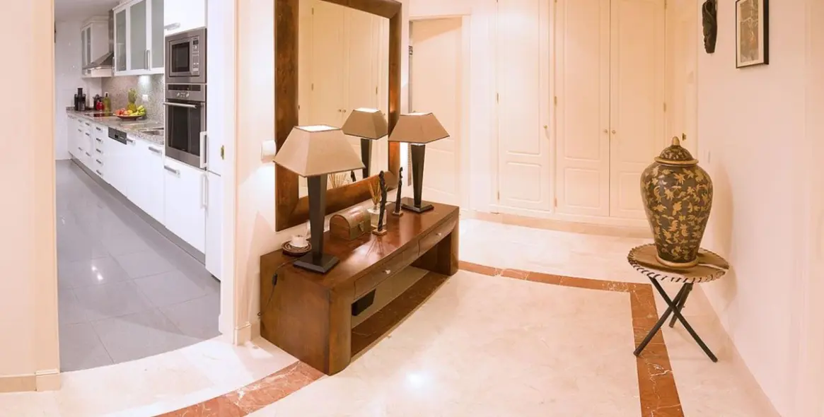 Venta de apartamento en planta baja en Nueva Andalucía 9