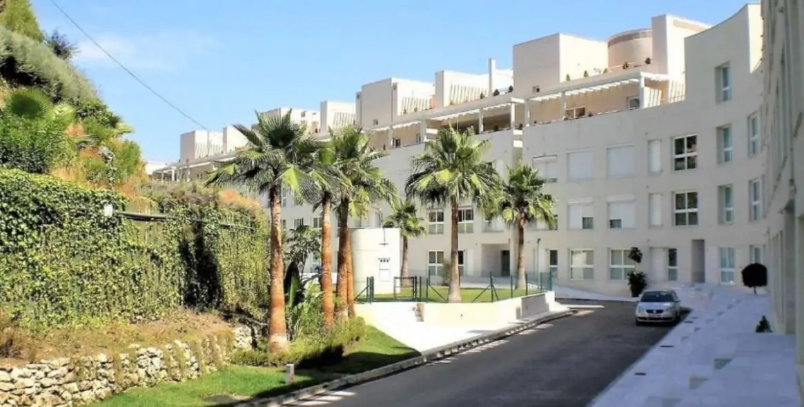 Venta de apartamento en planta baja en Nueva Andalucía 10