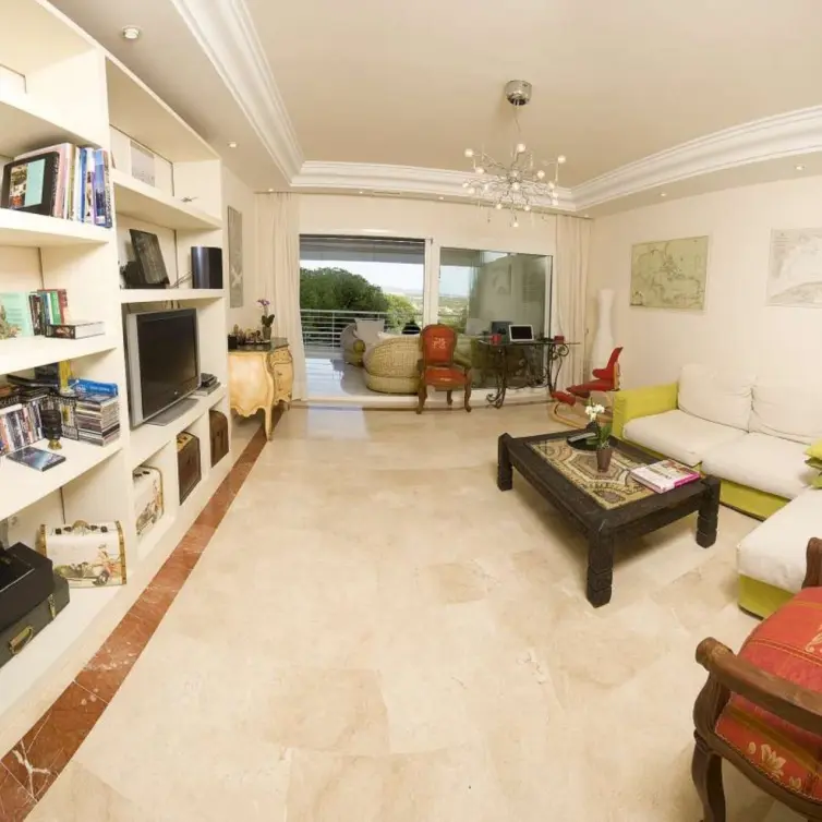 Venta de apartamento en planta baja en Nueva Andalucía