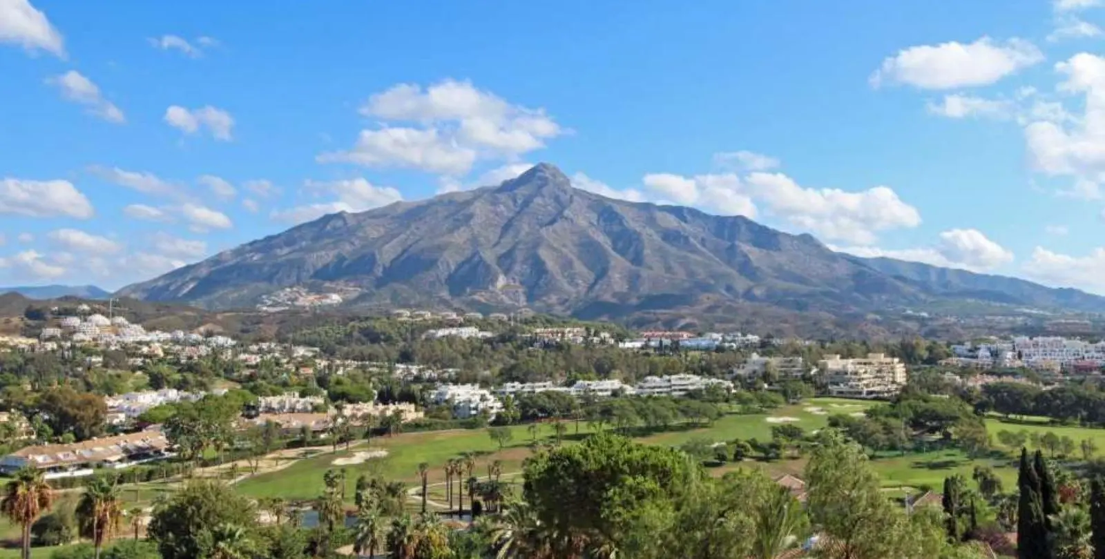 Venta de apartamento en planta baja en Nueva Andalucía 11