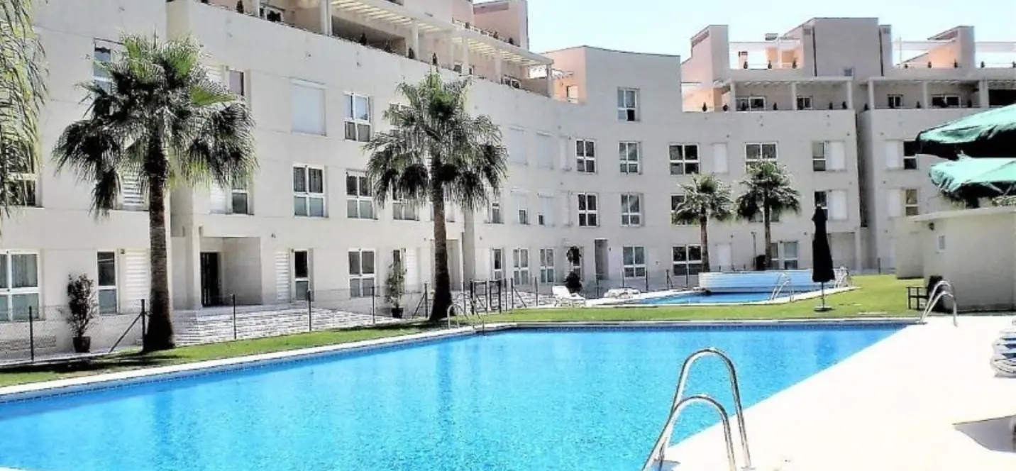 Venta de apartamento en planta baja en Nueva Andalucía 0