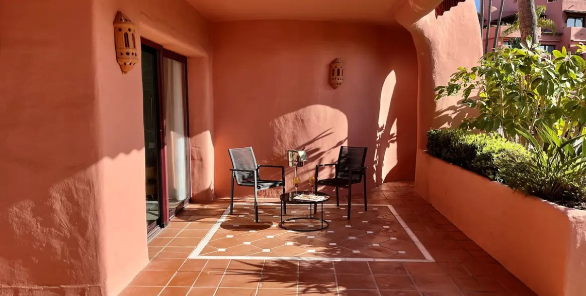 Продажа апартаментов на первом этаже в Estepona 4