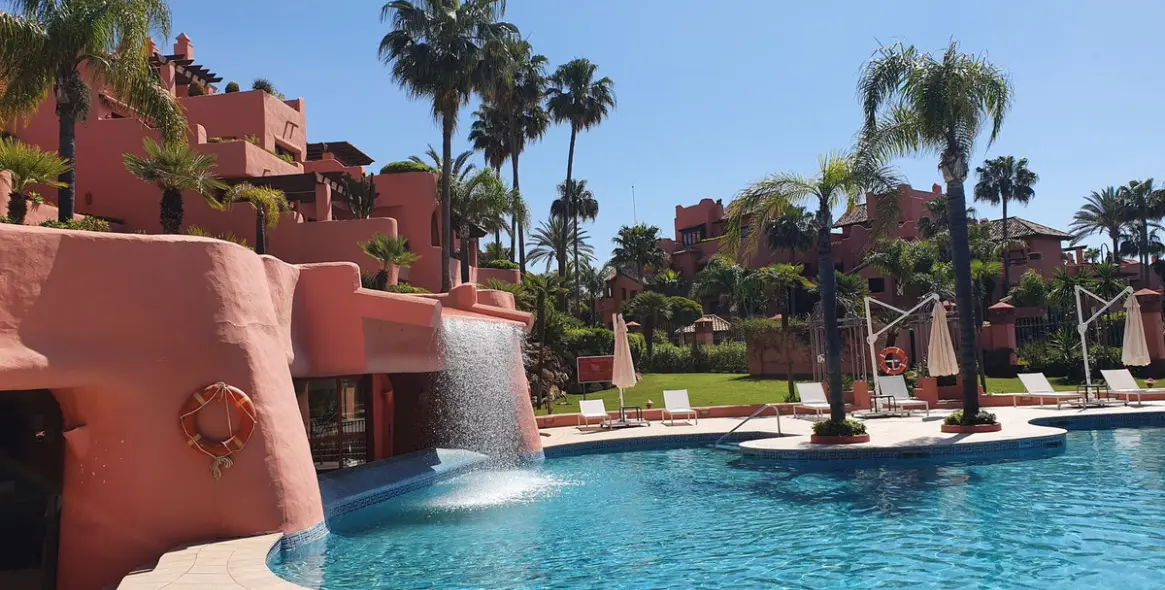 Продажа апартаментов на первом этаже в Estepona 5