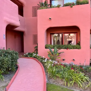 Продажа апартаментов на первом этаже в Estepona