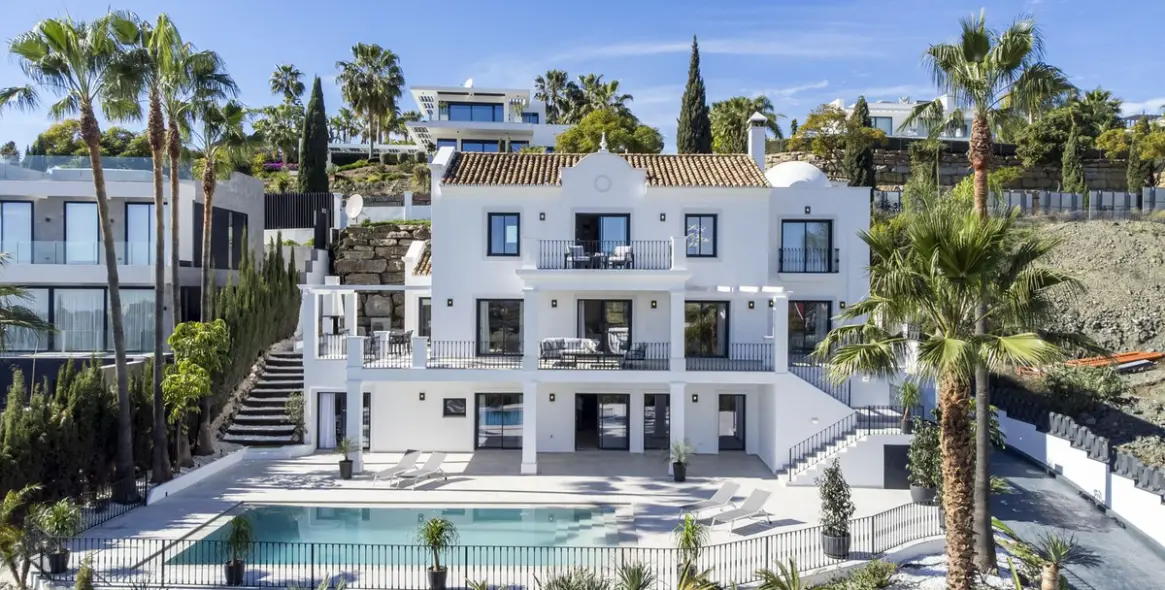 Sale of detached villa in Los Flamingos 1