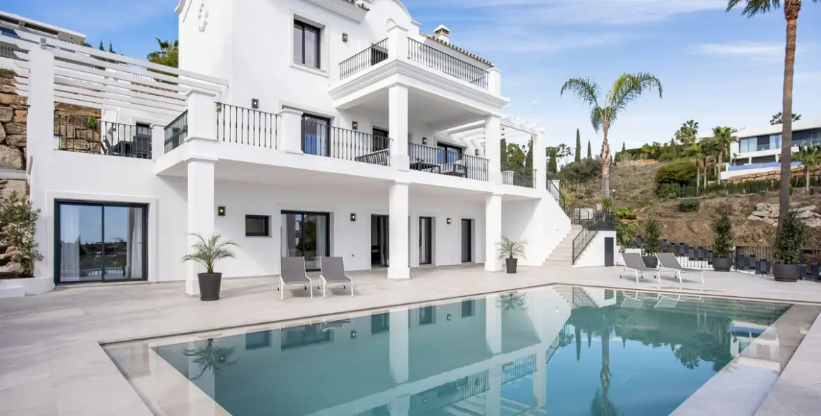Sale of detached villa in Los Flamingos 2