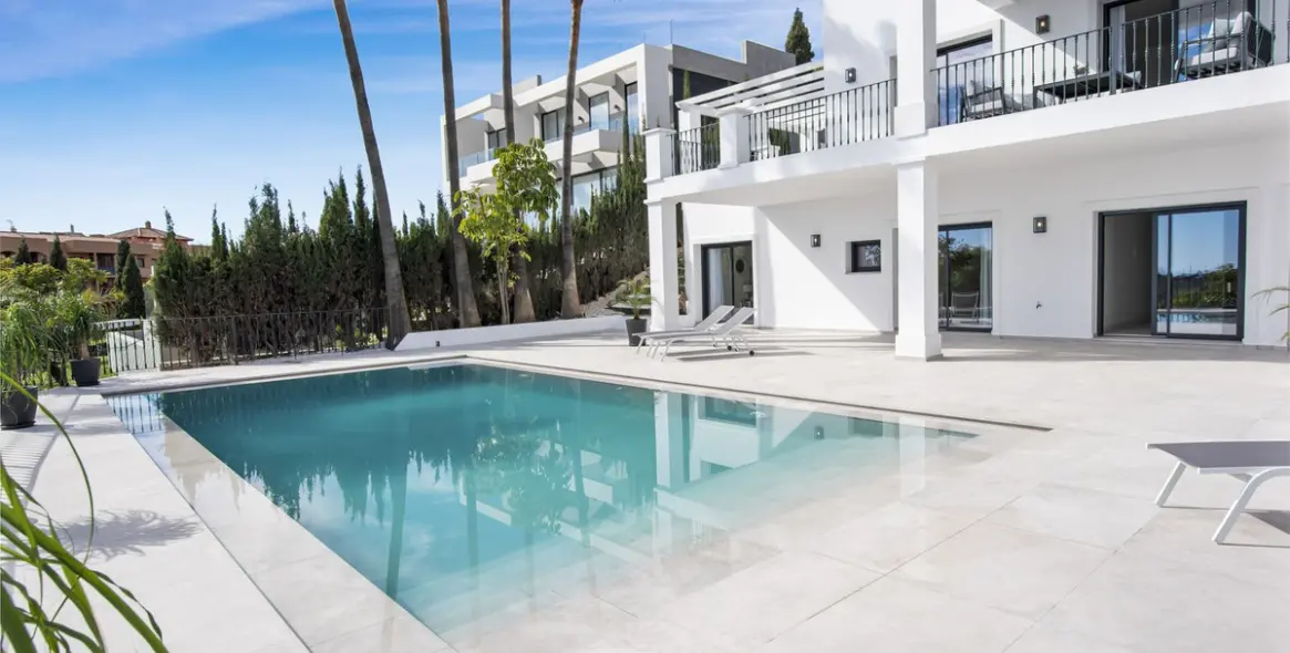 Sale of detached villa in Los Flamingos 4