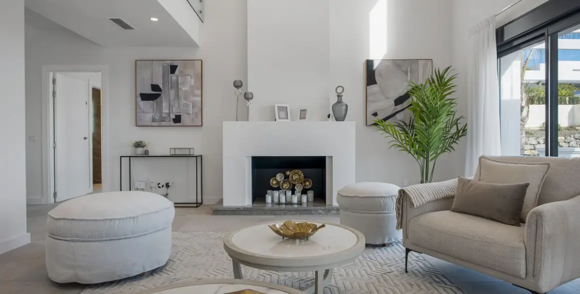 Sale of detached villa in Los Flamingos 24