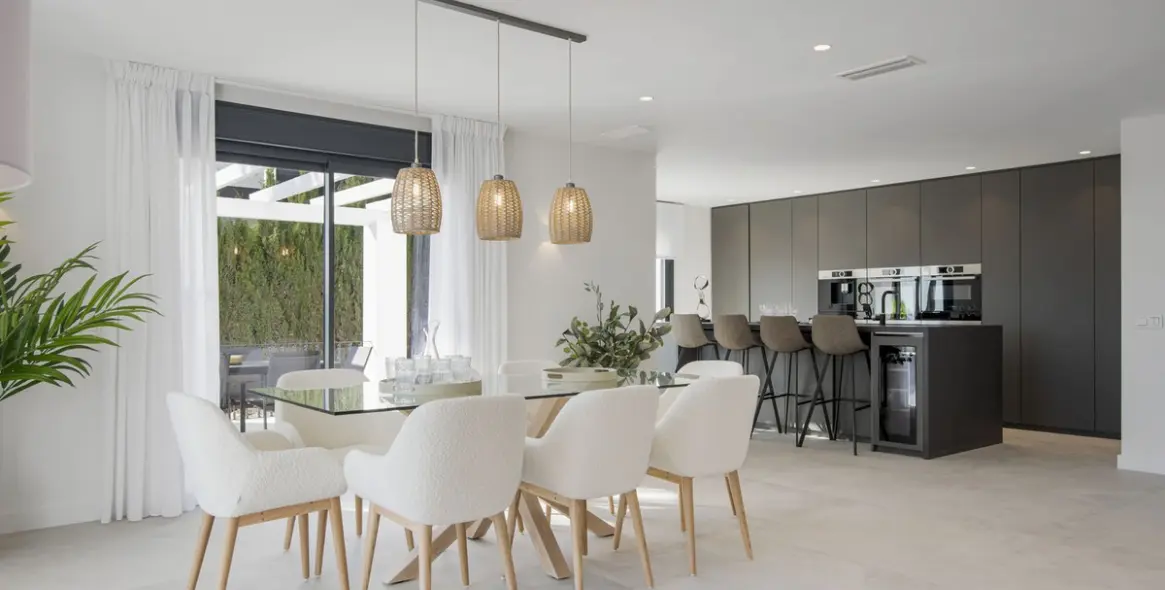 Sale of detached villa in Los Flamingos 27