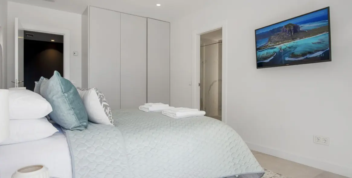 Sale of detached villa in Los Flamingos 40