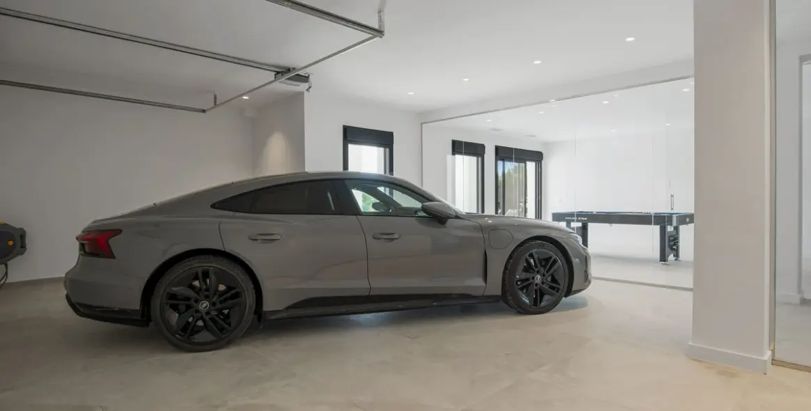 Sale of detached villa in Los Flamingos 43