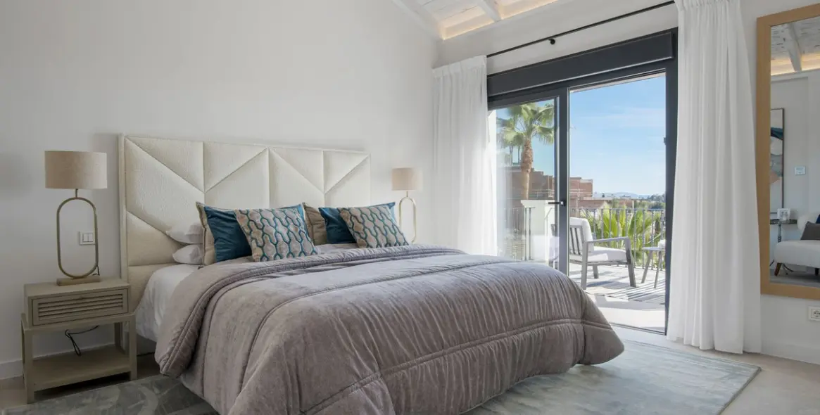 Sale of detached villa in Los Flamingos 52