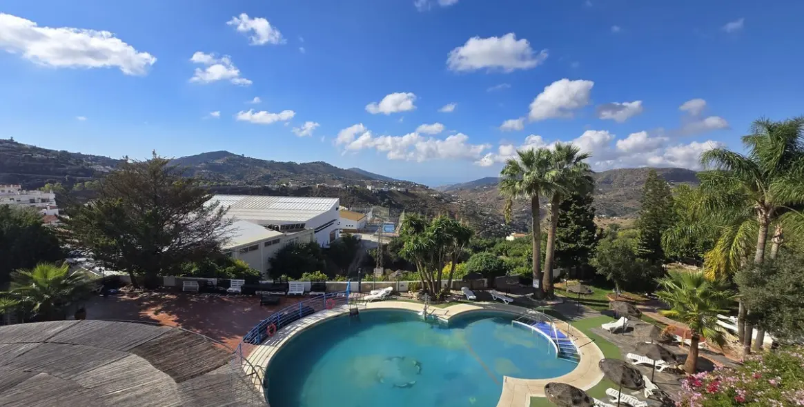 Продажа отеля в Cómpeta 1