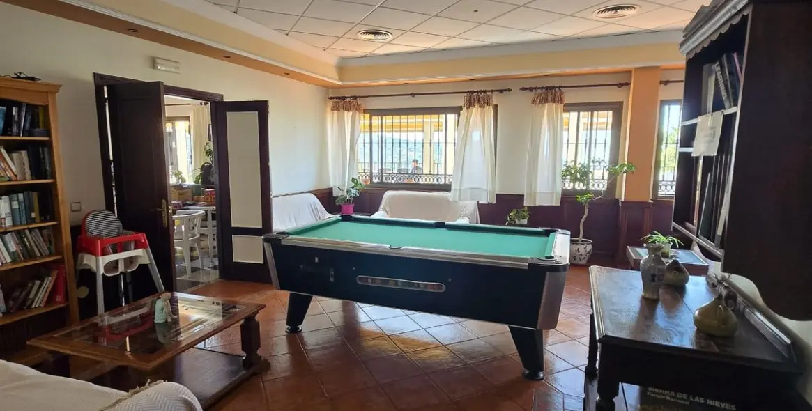 Продажа отеля в Cómpeta 6