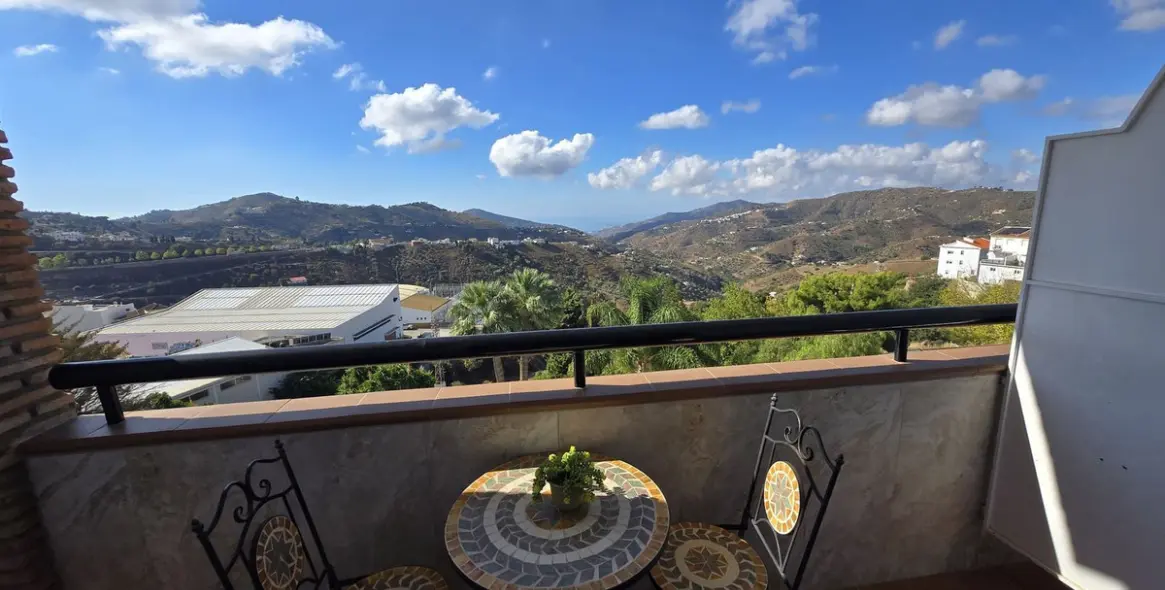 Продажа отеля в Cómpeta 9