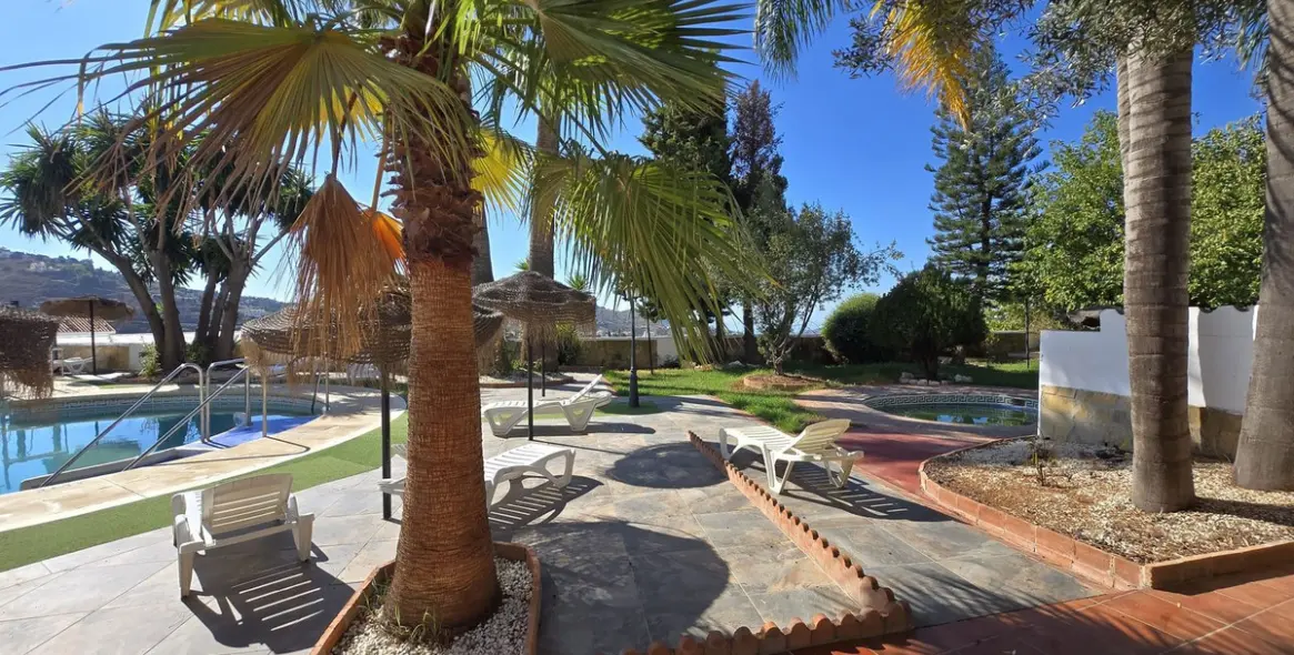 Продажа отеля в Cómpeta 14