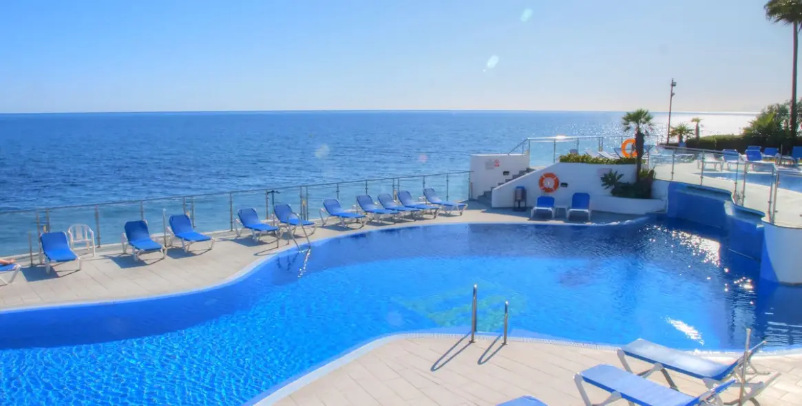 Alquiler a corto plazo de ático en Estepona 1