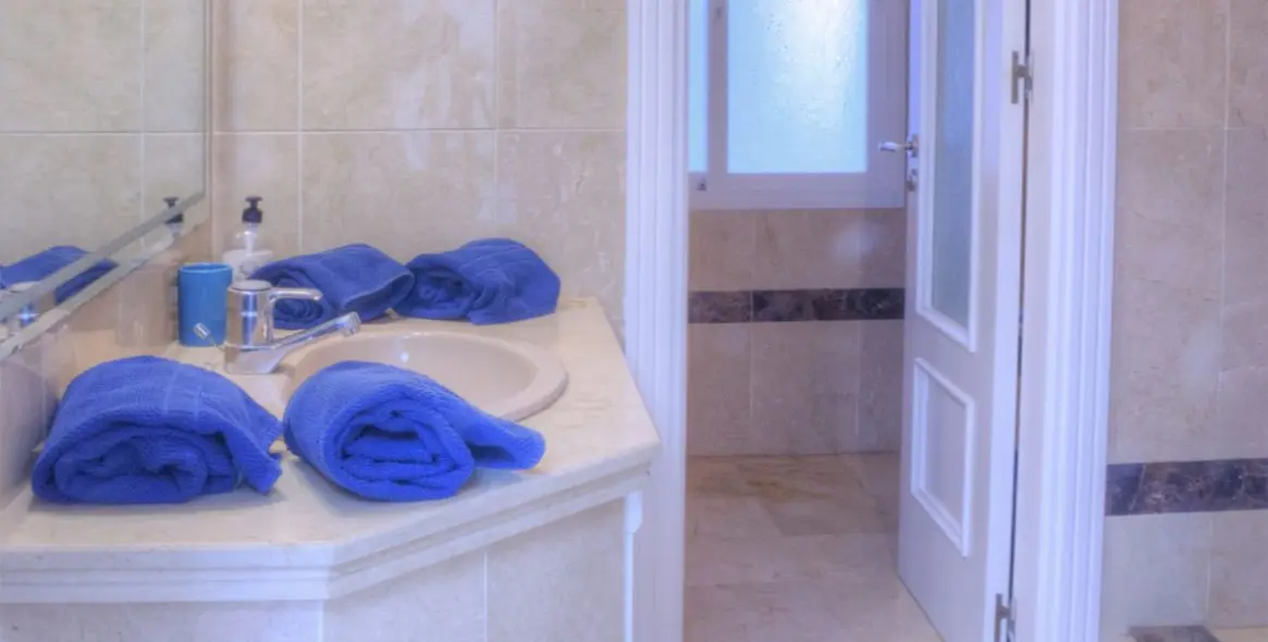 Alquiler a corto plazo de ático en Estepona 38