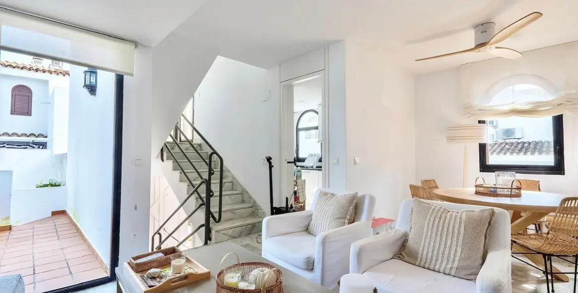 Долгосрочная аренда таунхауса в Cancelada 22