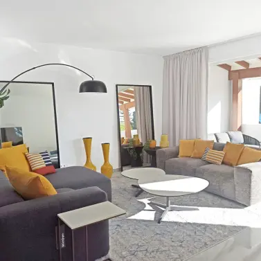 Краткосрочная аренда двухуровневого пентхауса в The Golden Mile