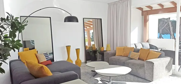 Краткосрочная аренда двухуровневого пентхауса в The Golden Mile 3