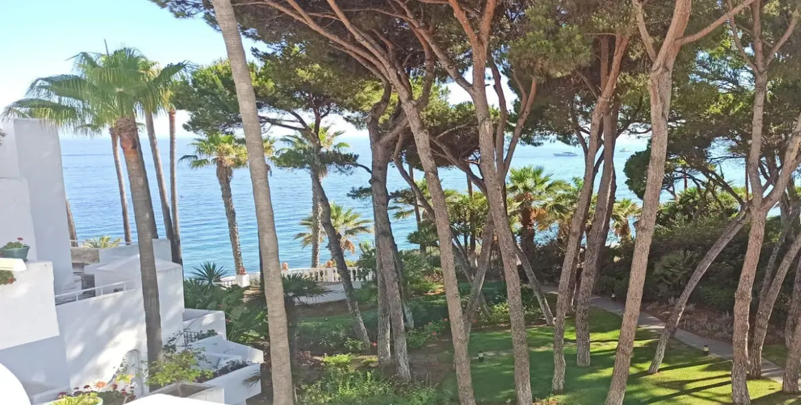 Alquiler a corto plazo de ático dúplex en The Golden Mile 25