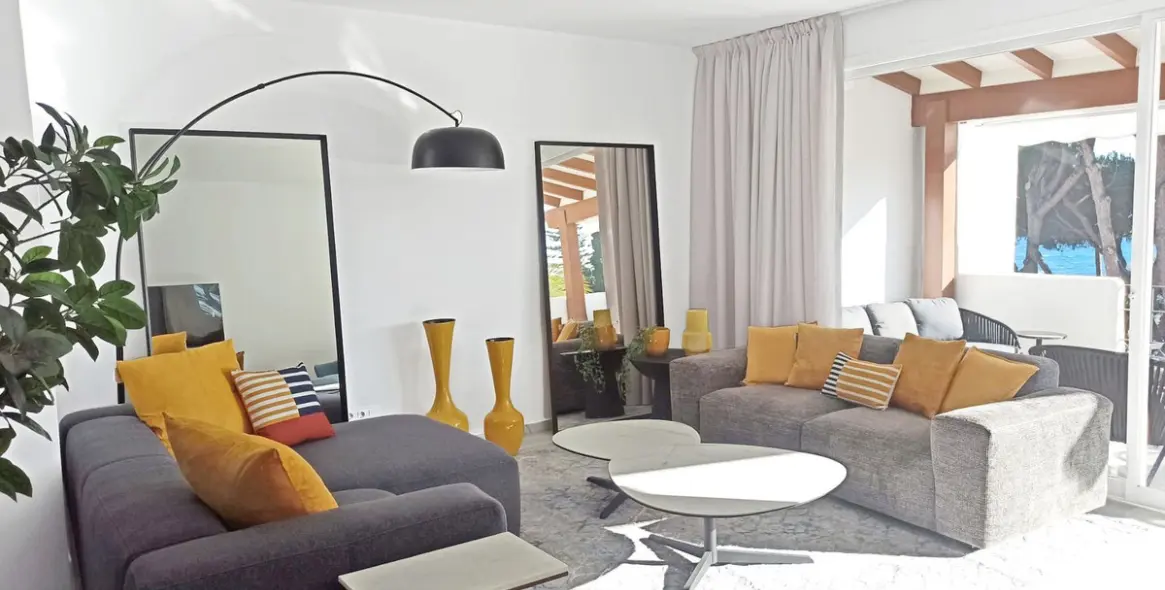 Short-term rent of penthouse duplex in The Golden Mile 4