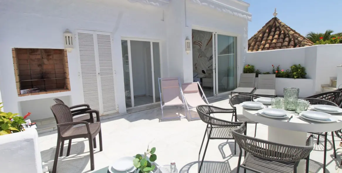 Short-term rent of penthouse duplex in The Golden Mile 11
